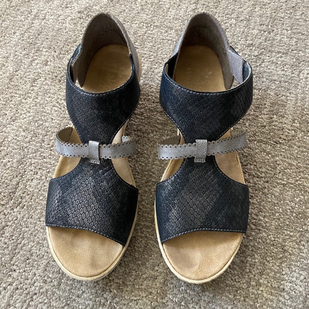 Rieker snakeskin wedgie sandal 38